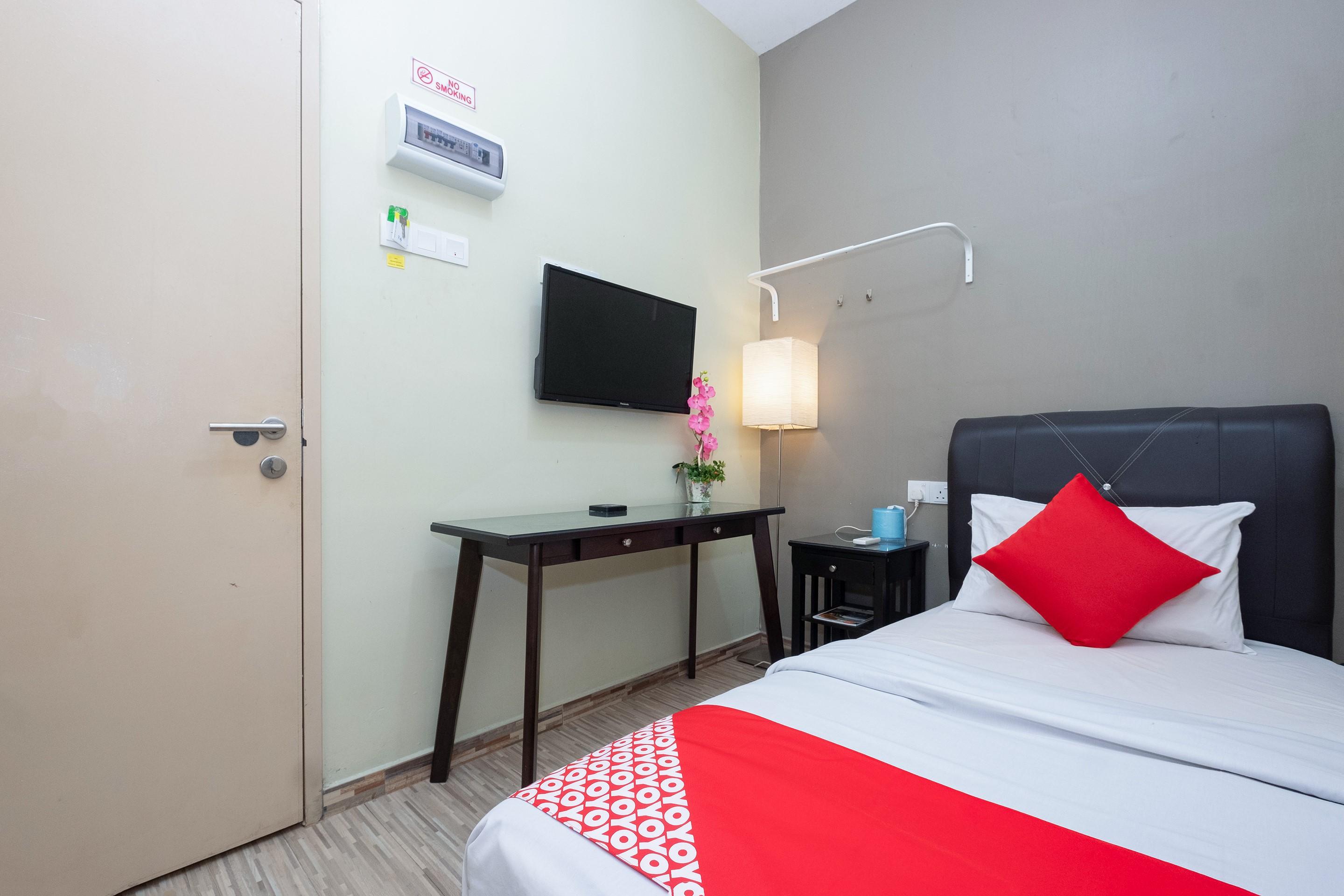 OYO 89981 Nyamanya Hotel Kuantan Bagian luar foto